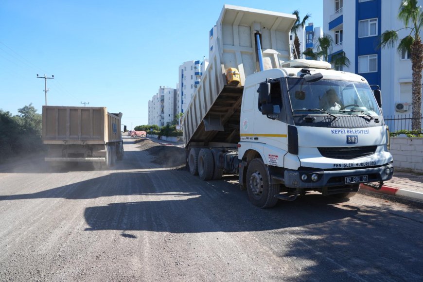 Kepez'de Turgut Cansever Caddesi yenileniyor! 1.200 metrelik yolda asfalt hazırlığı