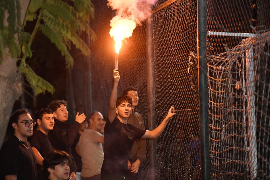 Konyaaltı'nda Cumhuriyet Bayramı coşkusu sahaya taşındı! 13 mahalle futbol turnuvasında buluştu