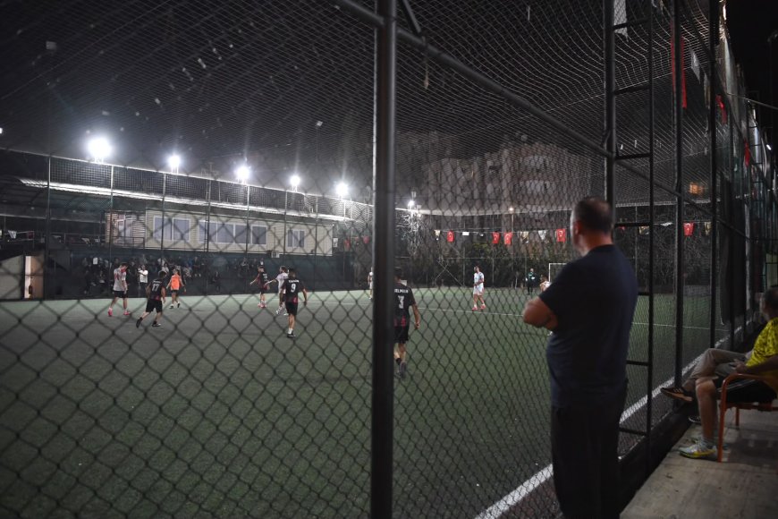 Konyaaltı'nda Cumhuriyet Bayramı coşkusu sahaya taşındı! 13 mahalle futbol turnuvasında buluştu