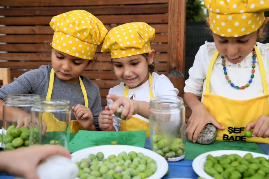 Konyaaltı'nda minik eller zeytinleri sofraya hazırladı! Çocuklar üretimi yaşayarak öğrendi