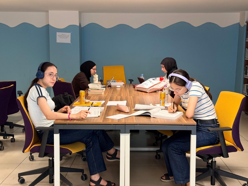 Kepez'de öğrencilerin yeni çalışma adresi! Varsak Kütüphanesi 7 bin kitapla hizmet veriyor