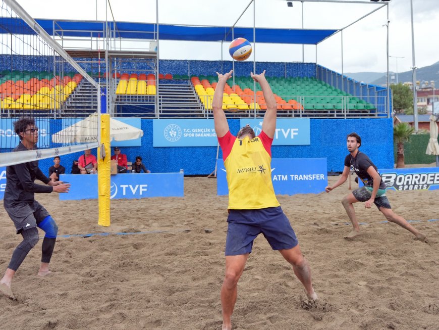 Alanya'da dünya plaj voleybolu heyecanı! 23 ülkeden 128 sporcu mücadele edecek
