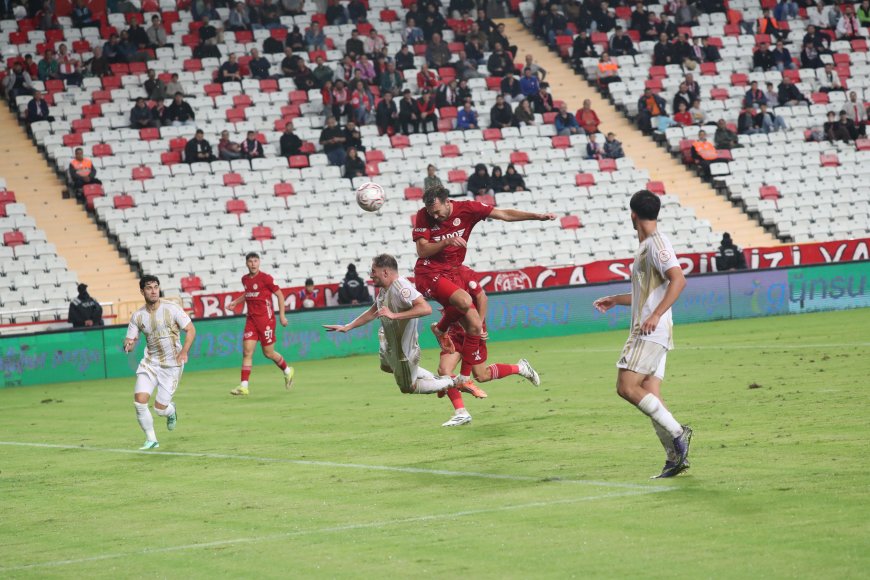 Antalyaspor, Kayserispor karşısında 4-0 geriye düştü