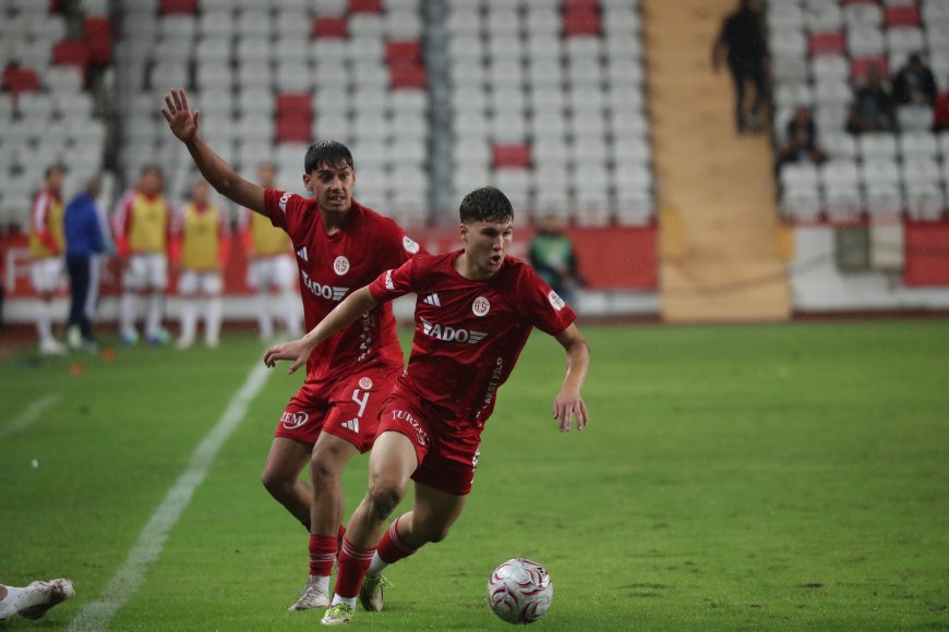 Antalyaspor, Kayserispor karşısında 4-0 geriye düştü