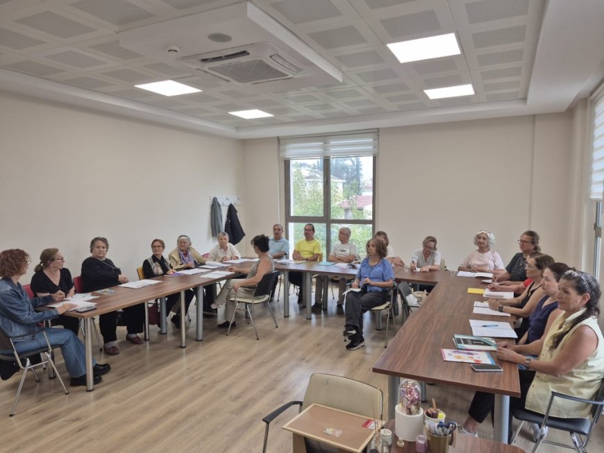 Antalya Konyaaltı'nda Alzheimer'a karşı sanat seferberliği! 55 yaş üstü vatandaşlar bilimsel projede buluştu