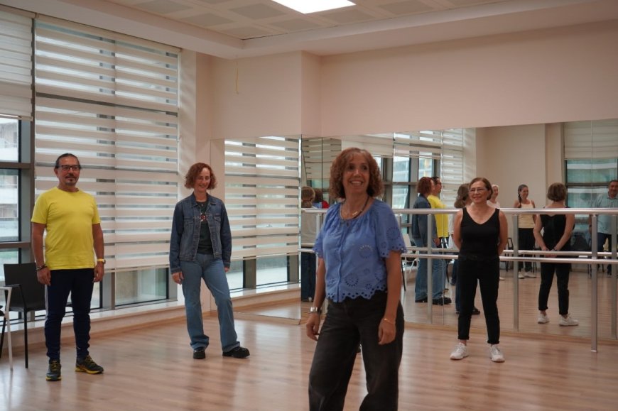 Antalya Konyaaltı'nda Alzheimer'a karşı sanat seferberliği! 55 yaş üstü vatandaşlar bilimsel projede buluştu