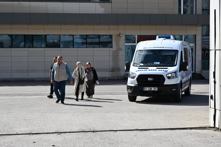 Antalya'da zincirleme trafik kazası: 22 yaşındaki motosiklet sürücüsü Ümit Telemen hayatını kaybetti
