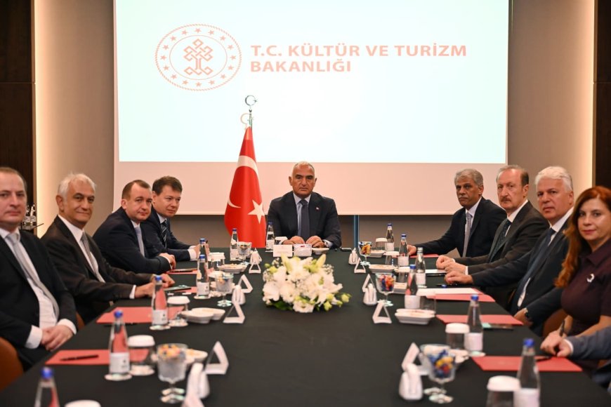 Antalya'da Türkiye-Rusya turizm zirvesi! İki ülke arasındaki uçuşların artırılması masada