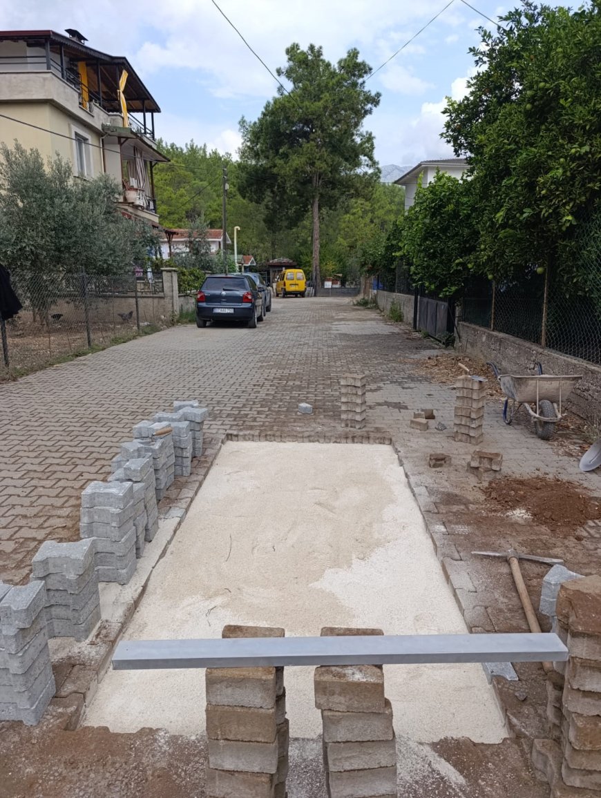 Antalya Kemer'de kış öncesi yoğun çalışma! Yollar onarılıyor, dere geçişleri ve mazgallar temizleniyor