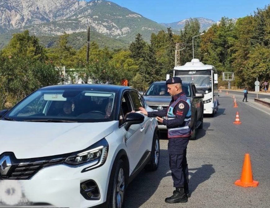 81 ilde dev operasyon! Aralarında cinayet ve dolandırıcılık hükümlülerinin de bulunduğu 912 kişi yakalandı