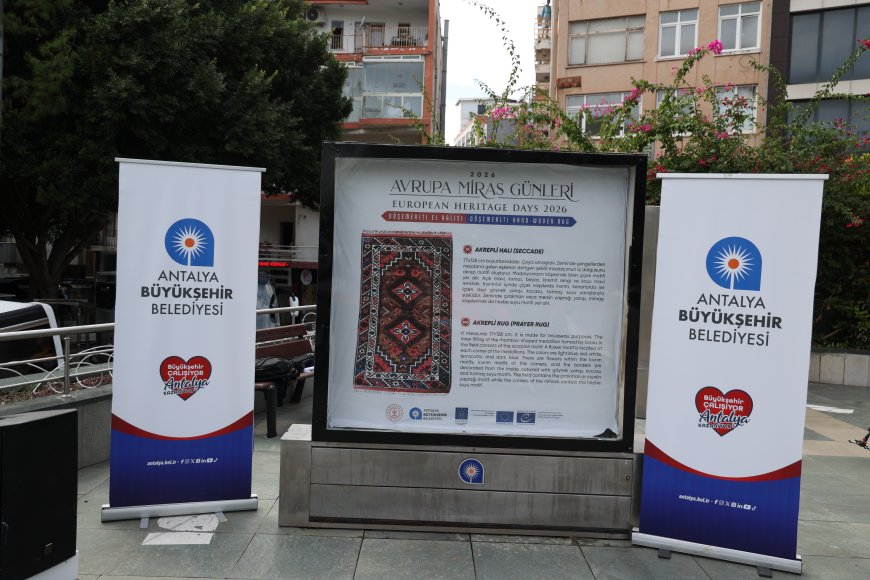 Antalya'nın 800 yıllık mirası Cumhuriyet Meydanı'nda! Döşemealtı halıları 30 Kasım'a kadar sergilenecek