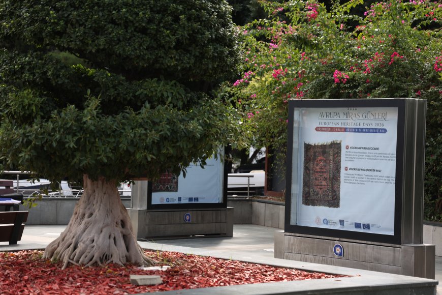 Antalya'nın 800 yıllık mirası Cumhuriyet Meydanı'nda! Döşemealtı halıları 30 Kasım'a kadar sergilenecek