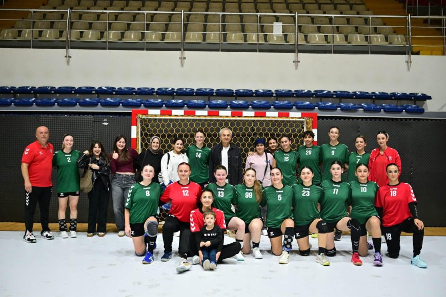 Kepez'in Sultanları İzmir'i devirdi! 30-26'lık galibiyetle ligde ikinci zafer