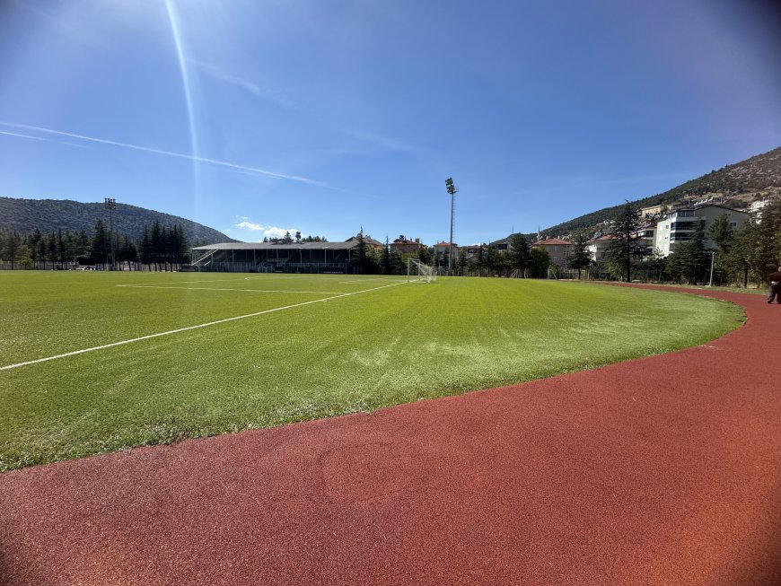 Antalya'nın Akseki ilçesinde bir ilk! Atatürk Stadı'na tartan pist yapılıyor