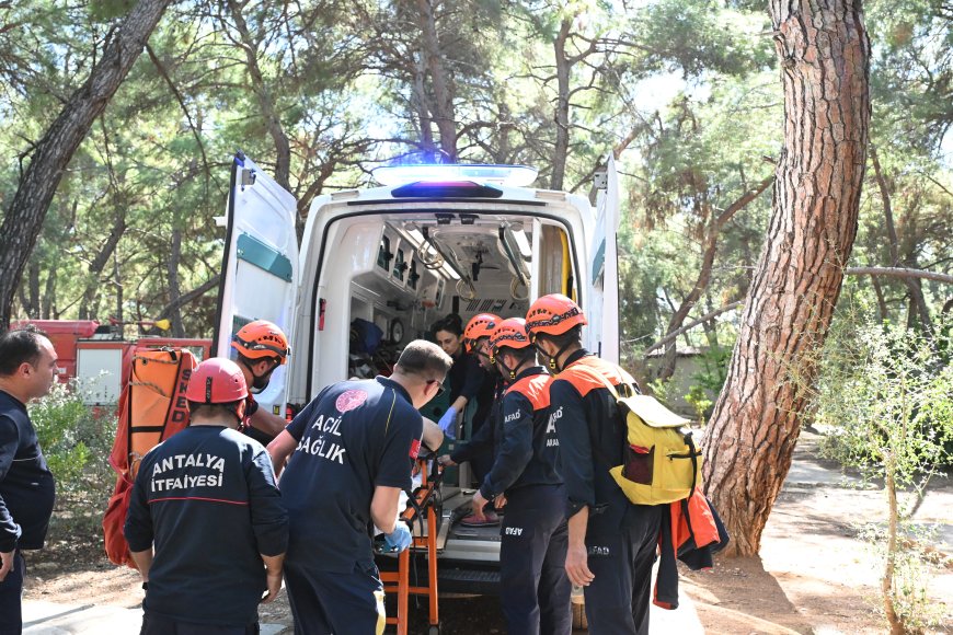Antalya Kurşunlu Şelalesi'nde korku dolu anlar! Rus turist 6 metreden kayalıklara düştü