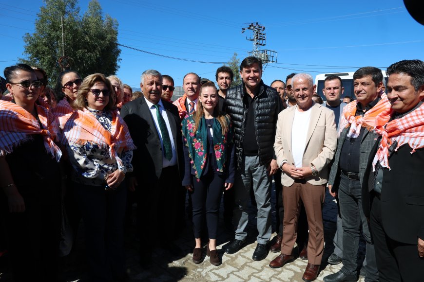 Kaş Yağlı Güreşleri'nde Erkan Taş şampiyon oldu! Kadın muhtarlar er meydanında buluştu