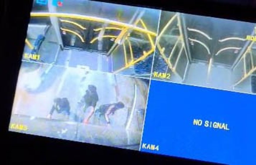 Antalya'da ölümle burun buruna yolculuk! Patenli 3 çocuk otobüsün arkasına tutundu