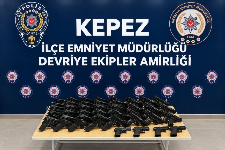 Antalya Kepez'de silah operasyonu! 31'i el yapımı 32 tabanca ele geçirildi