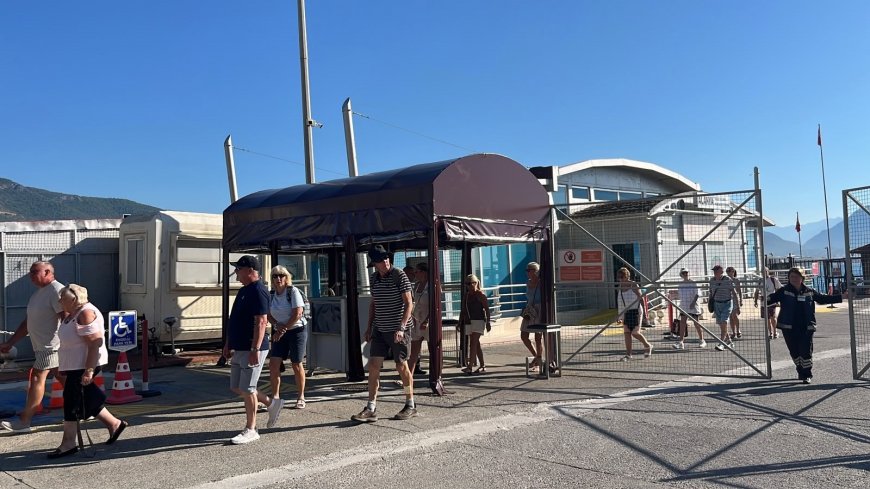 Alanya'ya kruvaziyer akını! İki dev gemiyle 2 bin 400 turist geldi