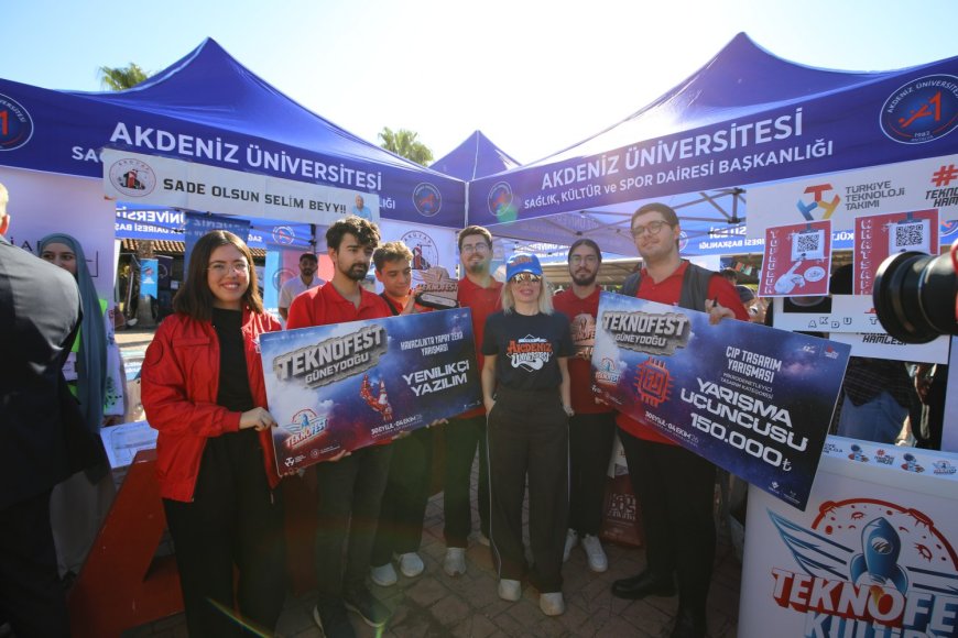 Akdeniz Üniversitesi'nde 142 öğrenci topluluğu buluştu! TEKNOFEST şampiyonlarına ödül