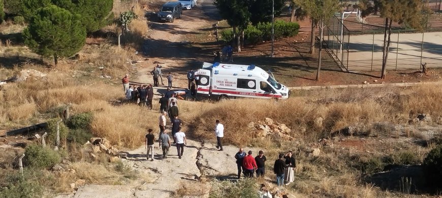 Antalya'da korkunç kaza! Otomobil 30 metrelik uçurumdan yuvarlandı, 5 takla attı