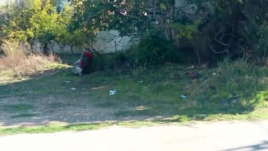 Manavgat'ta motosiklet kontrolden çıkarak devrildi: 2 kişi yaralandı