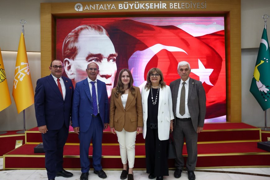 Antalya'da Başkan Vekili Özdemir muhtarlarla buluştu: “Kapımız her zaman açık”