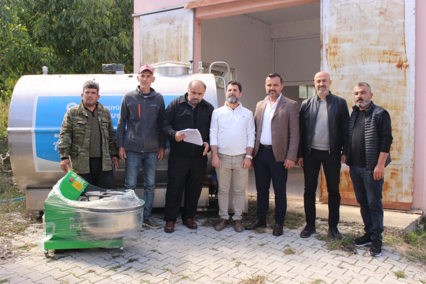 Antalya Büyükşehir'den Elmalı'daki üreticilere destek: 4 tonluk süt soğutma tankı hibe edildi