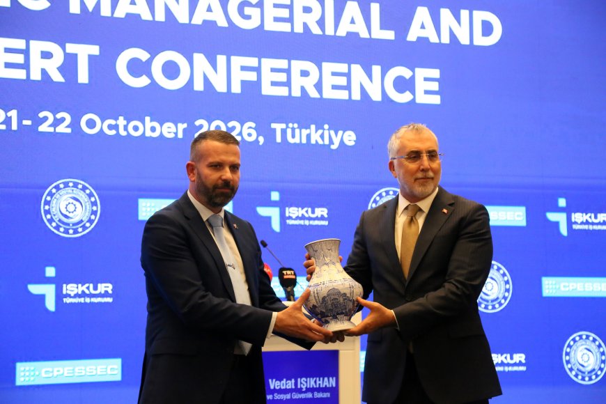 Bakan Işıkhan Antalya'da açıkladı: 3 milyon genç için 472,3 milyar liralık program