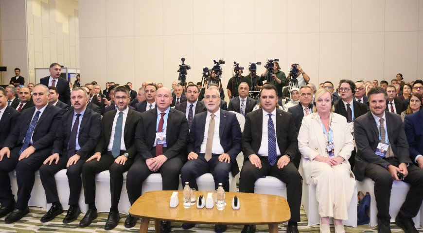 Bakan Işıkhan Antalya'da açıkladı: 3 milyon genç için 472,3 milyar liralık program