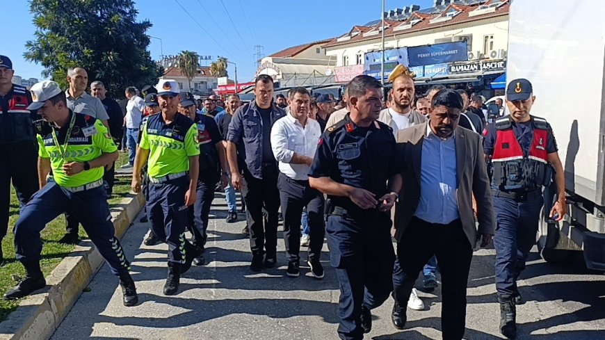 Manavgat'ta taklit ürün denetimi gerginliği: Esnaf yolu trafiğe kapattı