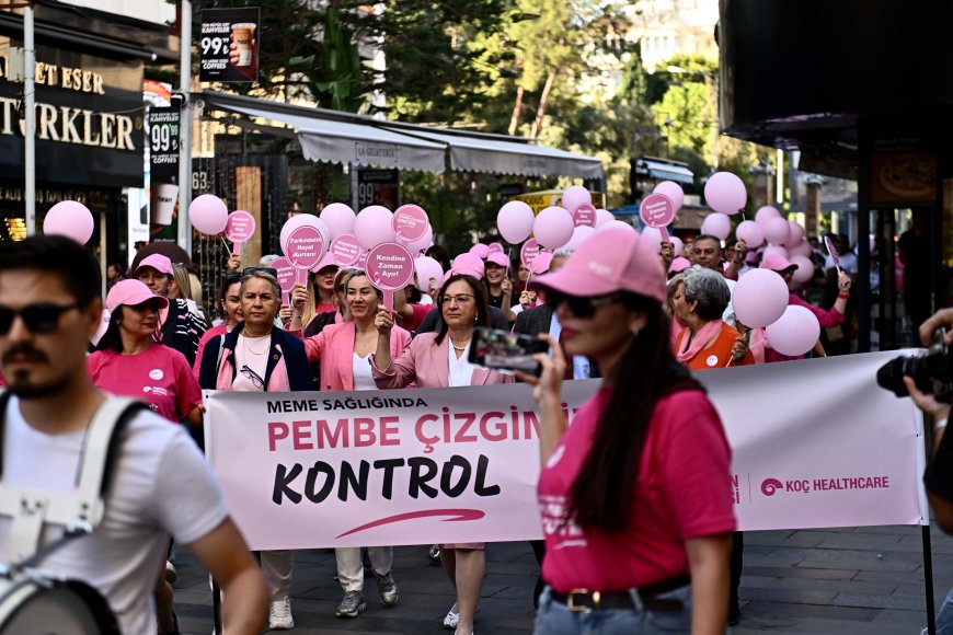 Antalya'da meme kanserine karşı farkındalık yürüyüşü: Erken tanının önemine dikkat çekildi