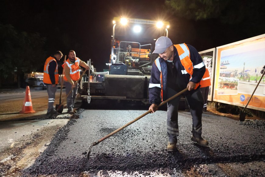 Antalya'da 5 noktada eş zamanlı asfalt çalışması: Lara Caddesi için 4 günlük hedef