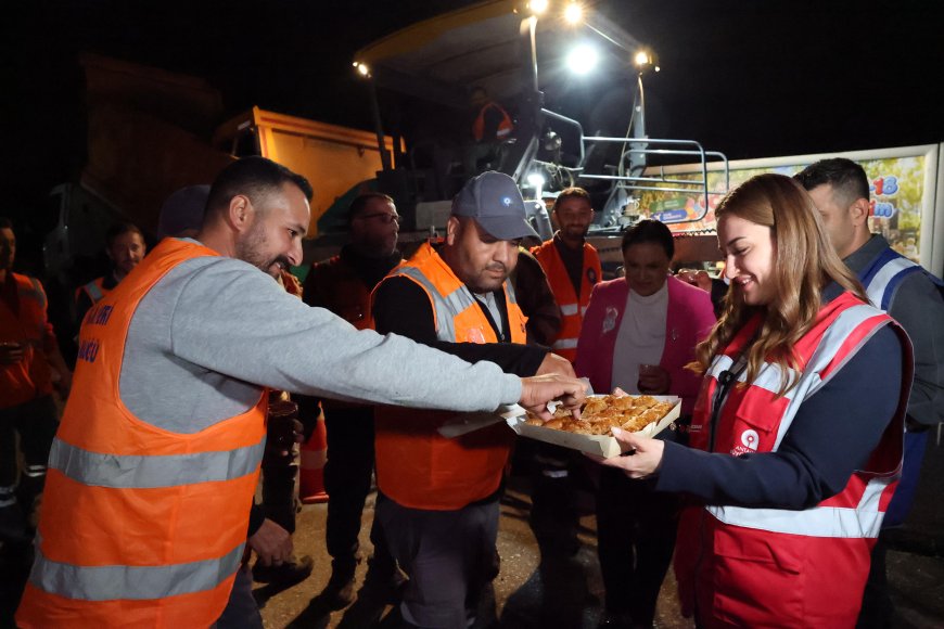 Antalya'da 5 noktada eş zamanlı asfalt çalışması: Lara Caddesi için 4 günlük hedef