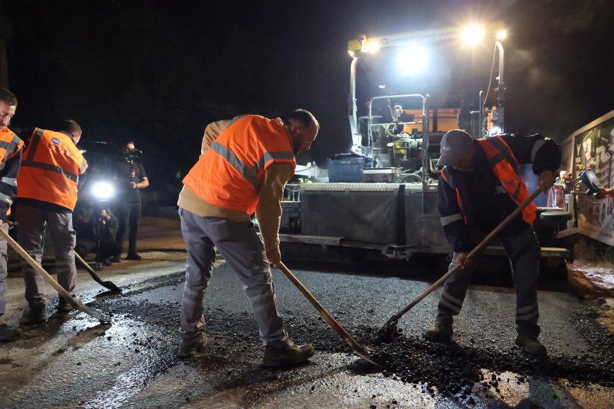 Antalya'da 5 noktada eş zamanlı asfalt çalışması: Lara Caddesi için 4 günlük hedef