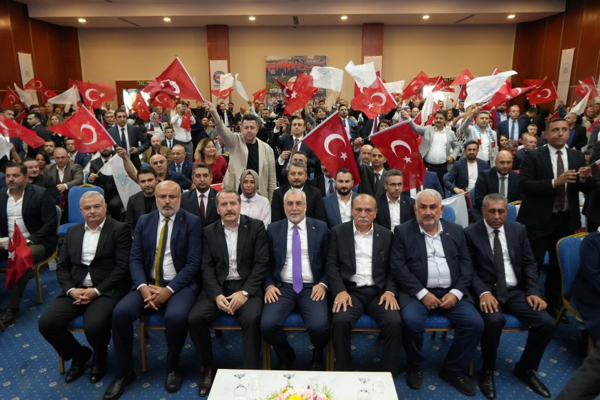 Bakan Işıkhan Antalya'dan açıkladı: 18 bin 441 öğrenciye 609 milyon TL eğitim yardımı