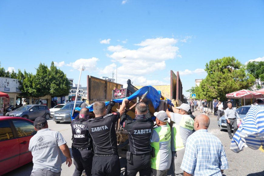 Kepez'de yol ve kaldırım işgallerine müdahale: Zabıta ekipleri harekete geçti
