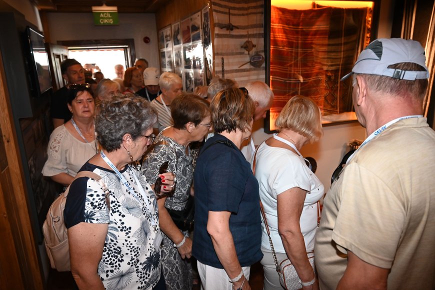 Polonyalı öğretmenler Kemer'in tarihi ve kültürel mirasını keşfetti