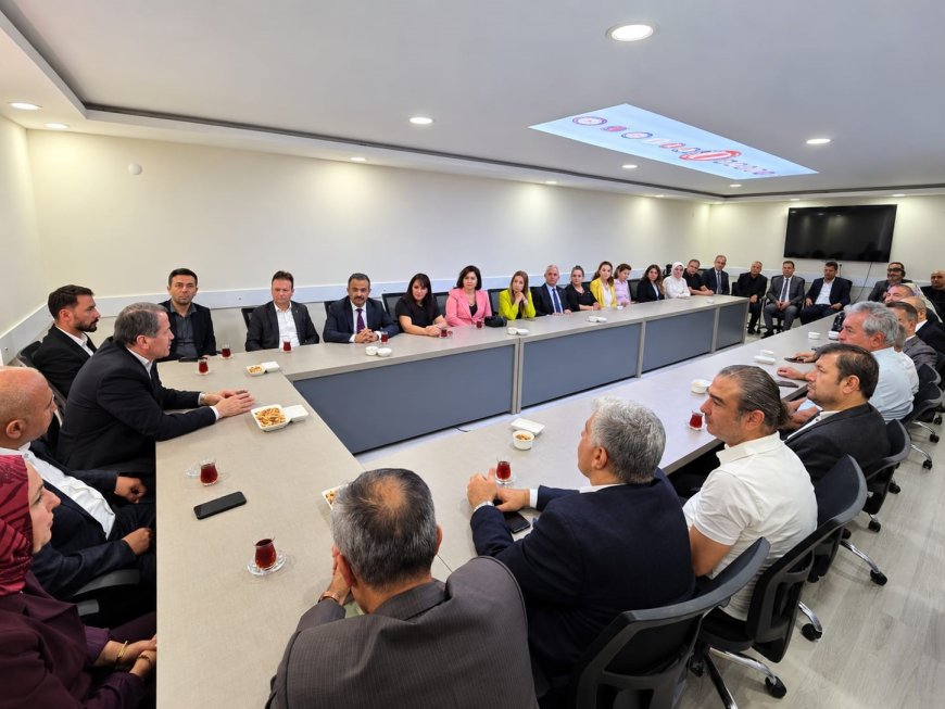 Memur-Sen Genel Başkanı Ali Yalçın Antalya'da konuştu: Kamu çalışanlarının çözüm bekleyen sorunlarını açıkladı