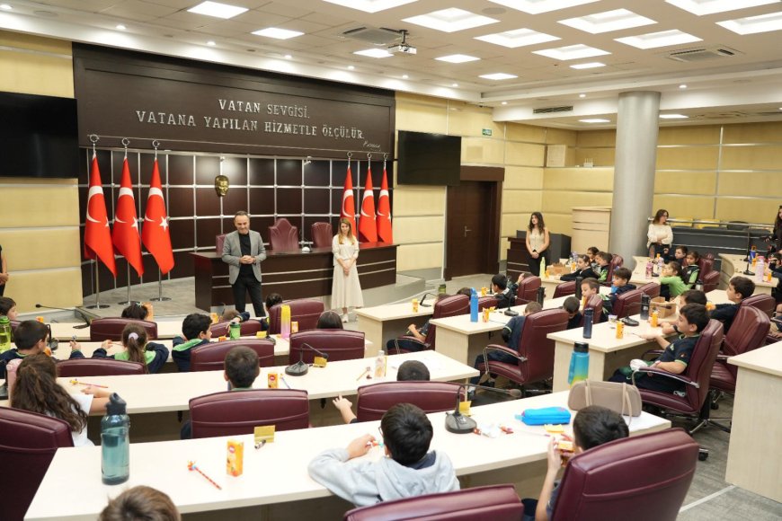 Kepez Belediyesi'nde öğrencilere yerel yönetim dersi: Belediyenin işleyişini öğrendiler