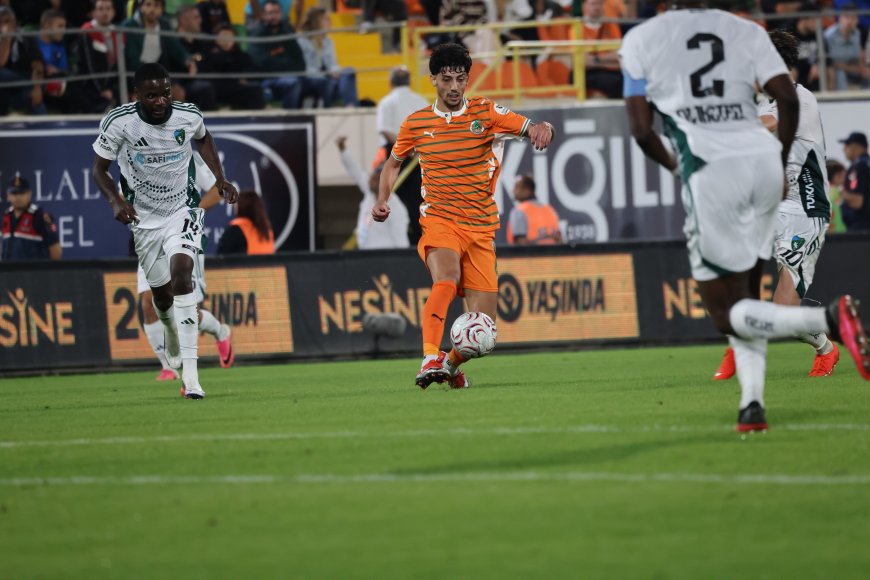 Alanyaspor evinde Kocaelispor'a 2-1 mağlup oldu: Duarte'nin golü yetmedi