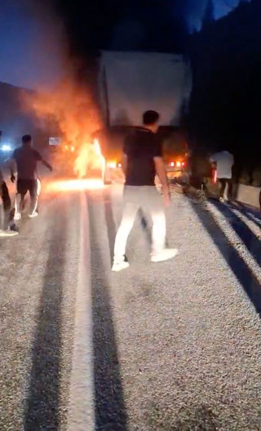 Manavgat’ta odun yüklü kamyon alev aldı: Büyük çapta hasar oluş