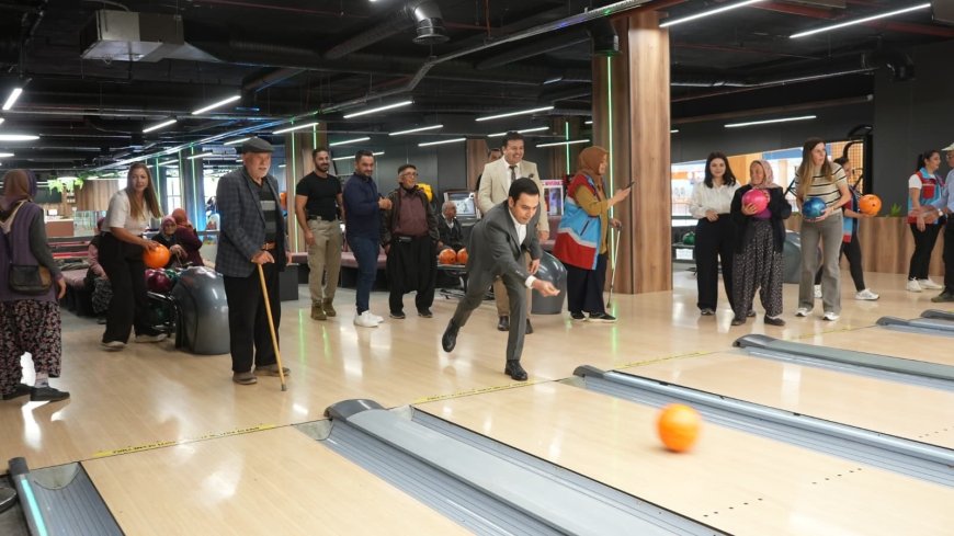 Gazipaşa’da 65-80 yaş arası vatandaşlar sanat ve bowling etkinliğinde buluştu