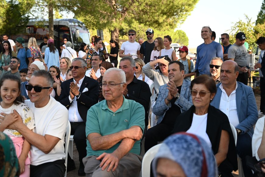 Kemer Cumhuriyet Orkestrası Çıralı’da sahne aldı: Konser ve kermes bir arada