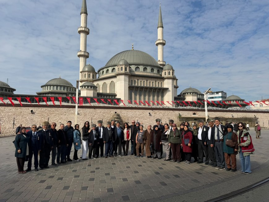 Kumlucalı şehit yakınları ve gaziler İstanbul’un tarihi mirasını gezdi
