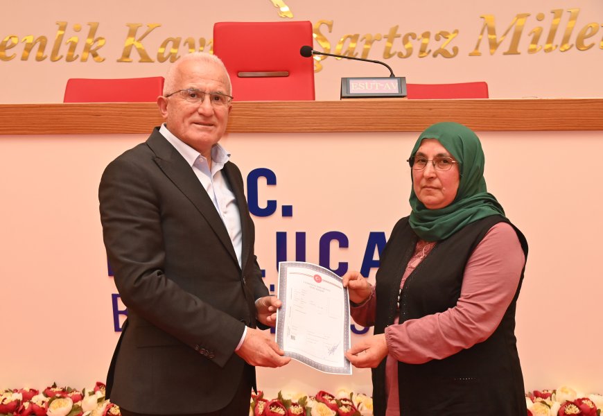 Kumluca Olympos’ta parselasyon tamamlandı: Tapular hak sahiplerine teslim edildi