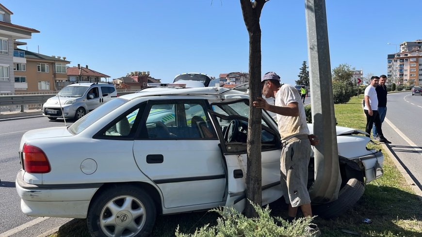 Alanya’da otomobil aydınlatma direğine çarptı: 1 yaralı, sürücü kaçtı