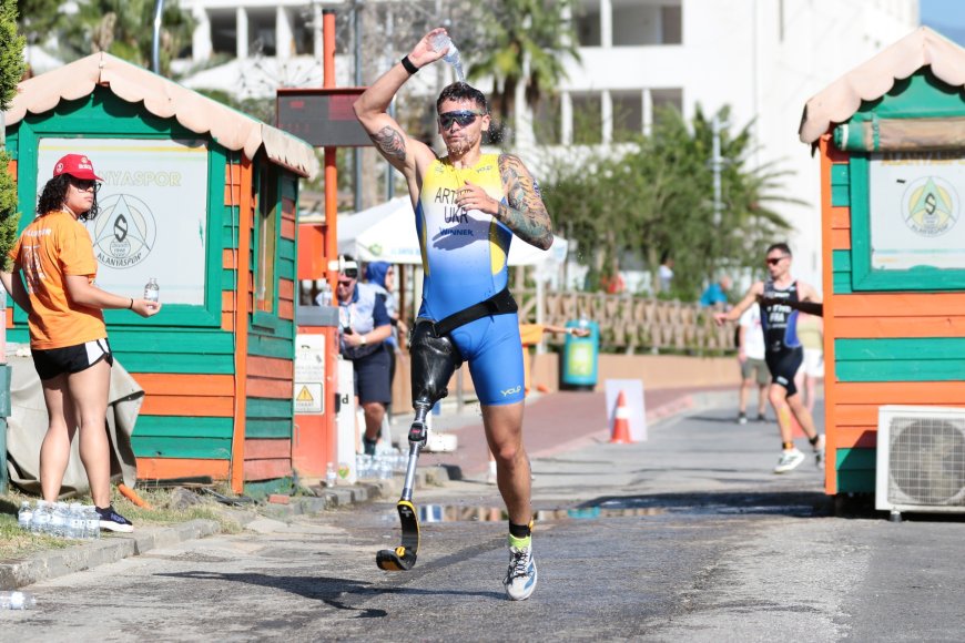 35. Uluslararası Alanya Triatlonu tamamlandı: Kızılkule’den başlayan zorlu mücadele
