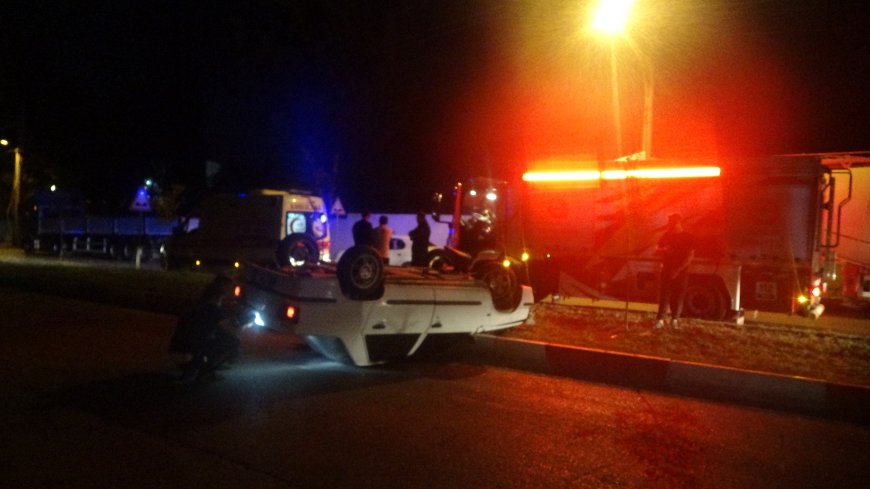Antalya’da refüje çarpan otomobil ters döndü: Sürücü yaralandı