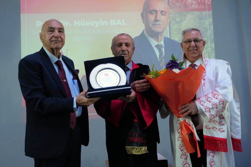 Antalya Belek Üniversitesi'nden Rafet Yılmaz'a fahri doktora unvanı